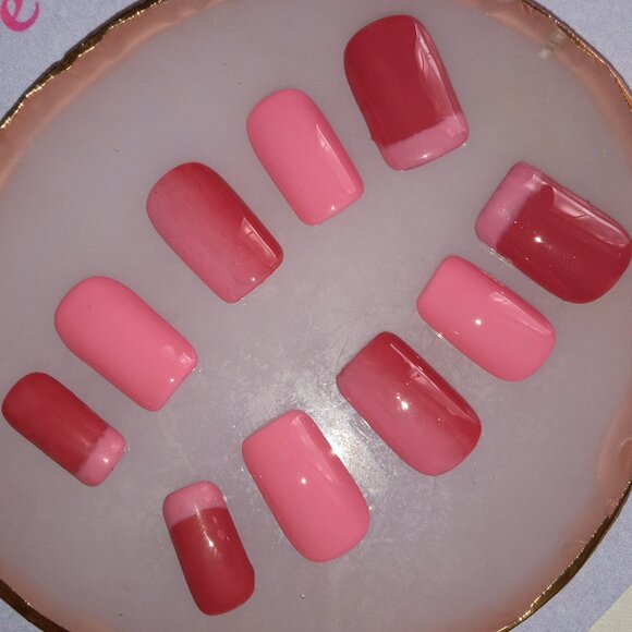 24pc Verticle Ombre 💗 Mixed Press-on Nail Set (Made to Order) - Picture 6 of 15